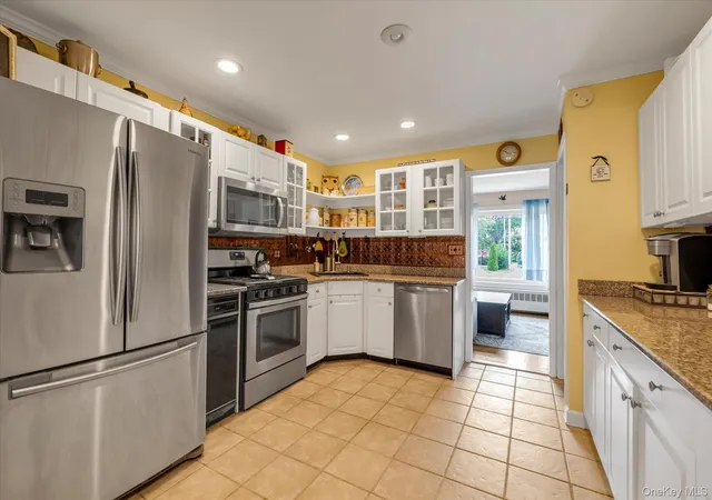 3rd image of 31 Sherwood Dr, Islip, NY 11730 | MLS# 1013030