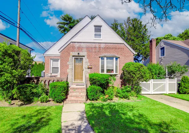 Photo 1 of Sale Pending at 32 Celler Ave, North Hempstead, NY 11040 | MLS# 1013063 | Listing updated on 2026-08-22