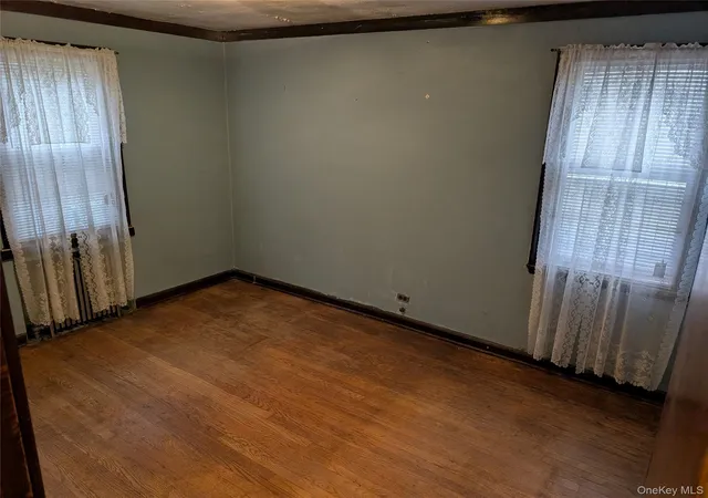 3rd image of 228 Morsemere Ave, Yonkers, NY 10703 | MLS# 1013118