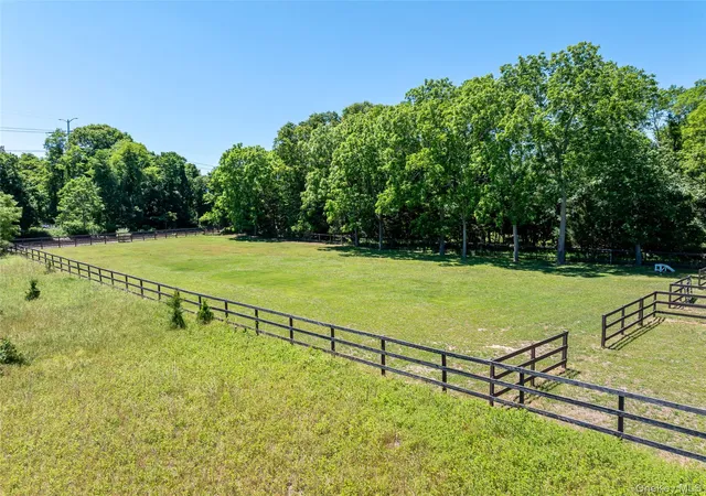 41st image of 2 North St, Manorville, NY 11949 | MLS# 1013119