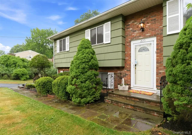 3rd image of 223 Newport Ave, Tappan, NY 10983 | MLS# 1013143