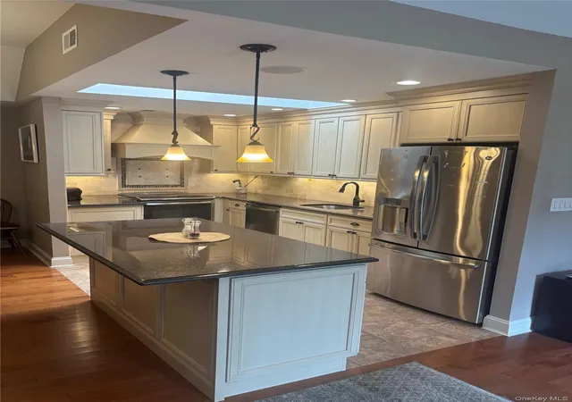 Photo 2 of Sale Pending at 34 Southgate Cir, Oyster Bay, NY 11762 | MLS# 1013144 | Listing updated on 2026-08-06