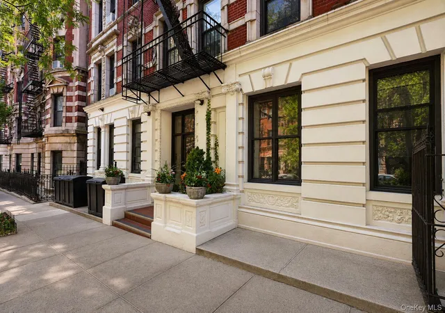 1st image of 4 6 W 105th St #6A, New York, NY 10025 | MLS# 1013173