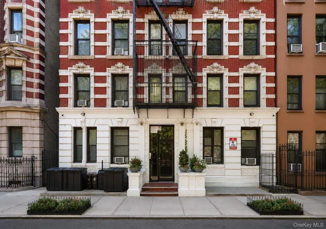 2nd image of 4 6 W 105th St #6A, New York, NY 10025 | MLS# 1013173
