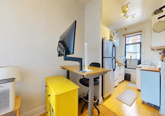 28th image of 4 6 W 105th St #6A, New York, NY 10025 | MLS# 1013173