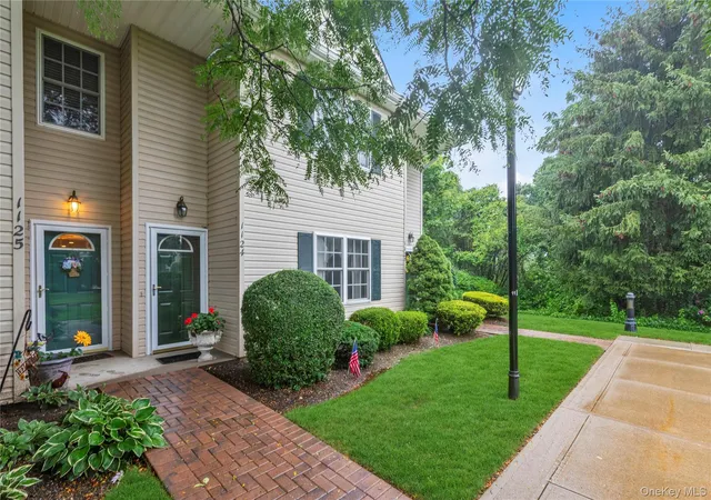 2nd image of 1125 Savoy Dr, Melville, NY 11747 | MLS# 1013200