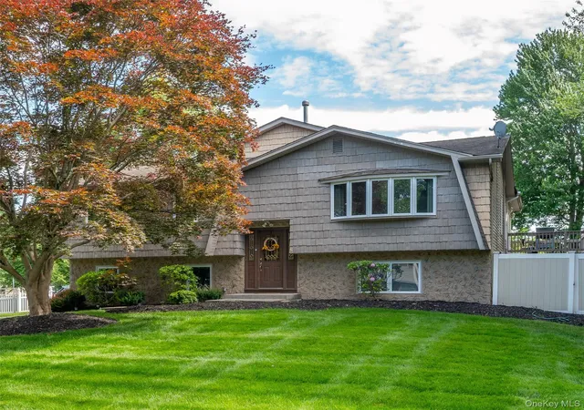 1st image of 6 Barry Ct, Valley Cottage, NY 10989 | MLS# 1013202