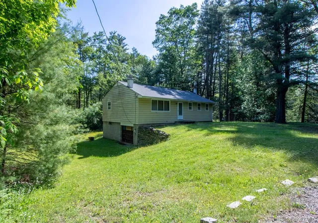Homes for sale in Wawarsing, NY | 810 Ulster Heights Rd, Wawarsing, NY 12428 | MLS# 1013209