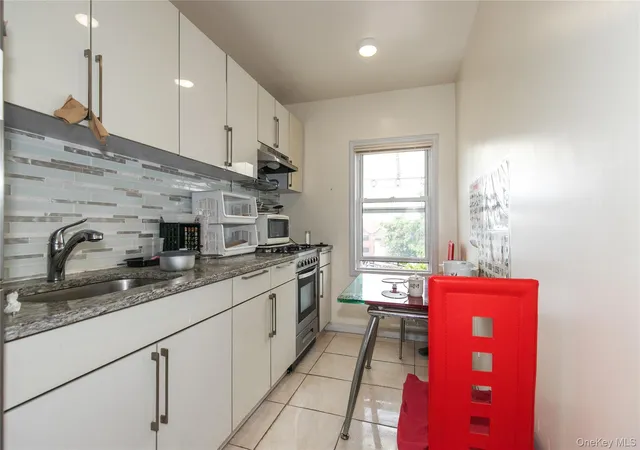Listing Photo 5 - Condo for sale in building located at 15335 60th Ave, New York, NY 11355