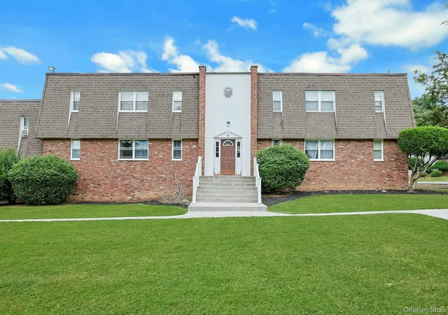 Homes for sale in Haverstraw, NY | 6 Crescent Dr #23, Haverstraw, NY 10984 | MLS# 1013225