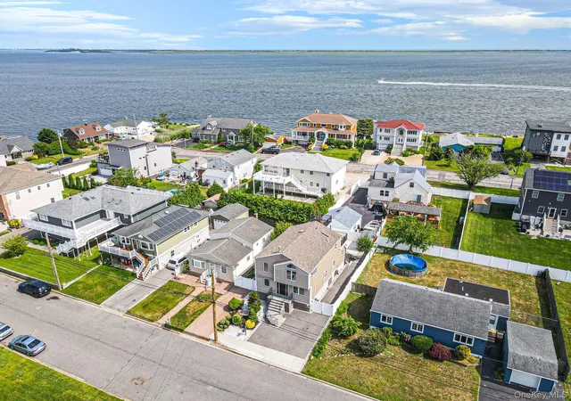 2nd image of 25 E Seacrest Ave, Lindenhurst, NY 11757 | MLS# 1013233