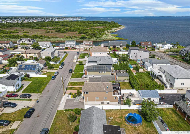 5th image of 25 E Seacrest Ave, Lindenhurst, NY 11757 | MLS# 1013233