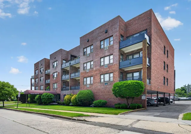 2nd image of 175 Archer St, Hempstead, NY 11520