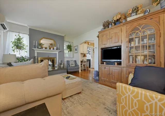 5th image of 656 5Th Ave, New Hyde Park, NY 11040 | MLS# 1013254