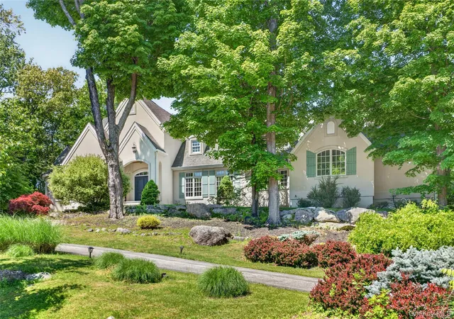 1st image of 10 Greenwich Ave, Woodbury, NY 10917 | MLS# 1013286