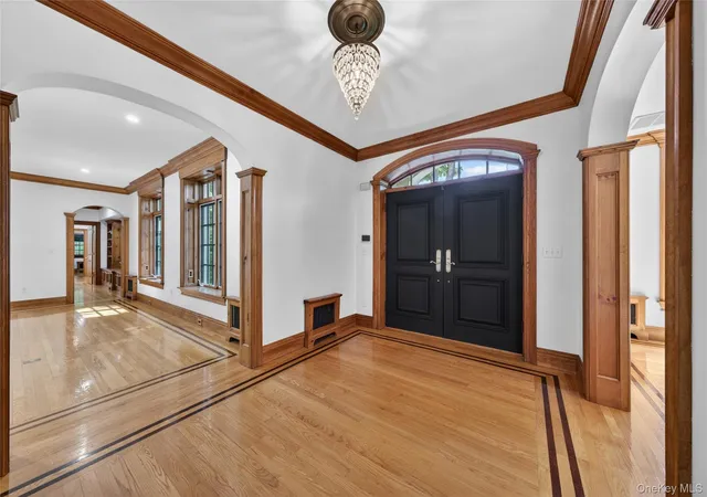 4th image of 10 Greenwich Ave, Woodbury, NY 10917 | MLS# 1013286