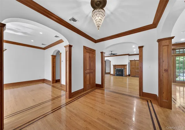 5th image of 10 Greenwich Ave, Woodbury, NY 10917 | MLS# 1013286