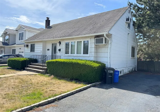 2nd image of 2350 Marlboro St, Hempstead, NY 11554 | MLS# 1013300