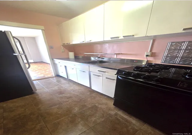 Photo 3 of Condo for sale at 3 Fordham Hl #11D, New York, NY 10468 | MLS# 1013301 | Listing updated on 2026-09-13