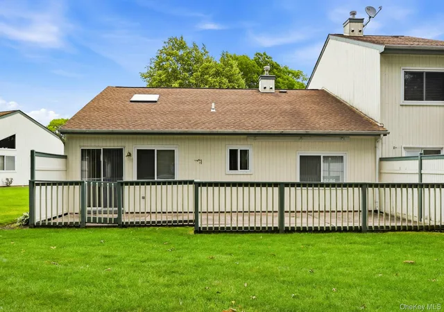 5th image of 71 Timber Ridge Dr #71, Holtsville, NY 11742 | MLS# 1013306