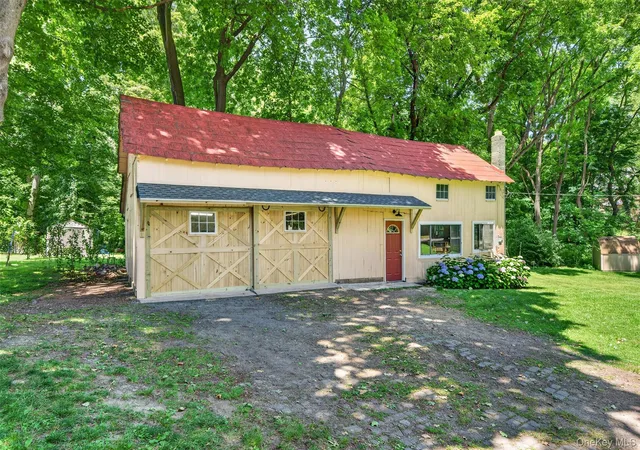 3rd image of 17 Valley Ave, Woodbury, NY 10917 | MLS# 1013310