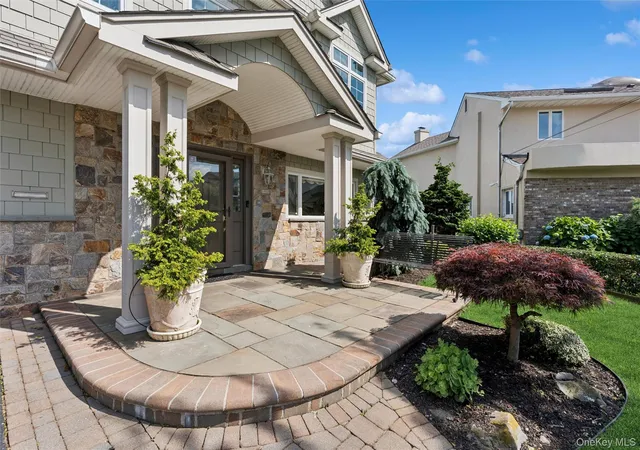 3rd image of 2935 Bay Dr, Hempstead, NY 11566 | MLS# 1013320
