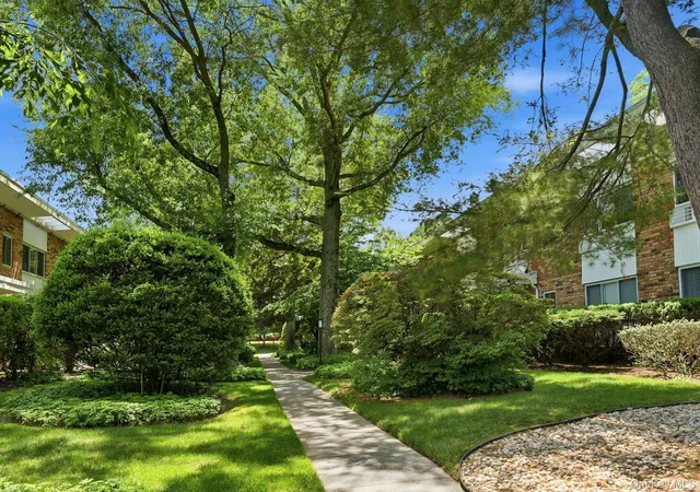 4th image of 200 Lexington Ave #8B, Oyster Bay, NY 11771 | MLS# 1013323