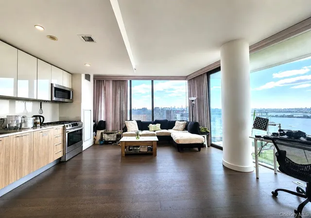 3rd image of Grand One, New York, NY 11354