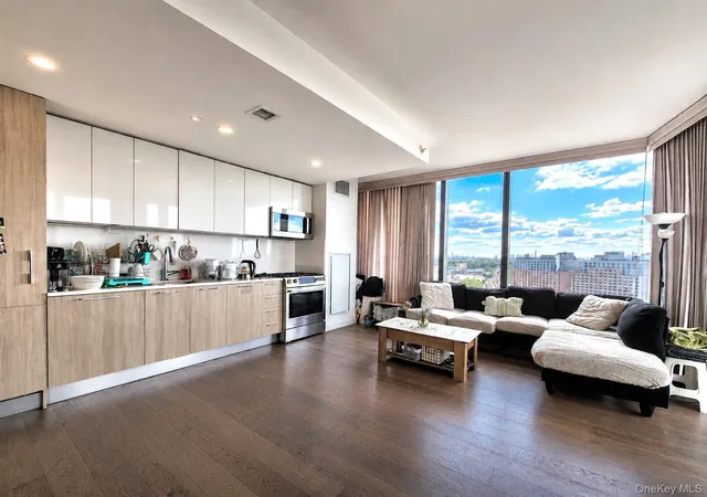 4th image of Grand One, New York, NY 11354
