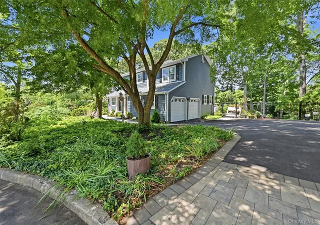 2nd image of 5 Crabapple Ct, Mount Sinai, NY 11766 | MLS# 1013350