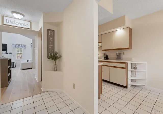 3rd image of 27 Spruce Ridge Dr, Fishkill, NY 12524 | MLS# 1013360