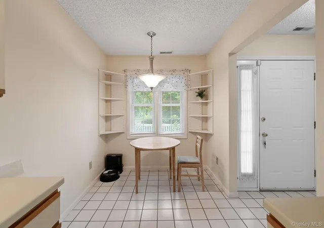 5th image of 27 Spruce Ridge Dr, Fishkill, NY 12524 | MLS# 1013360