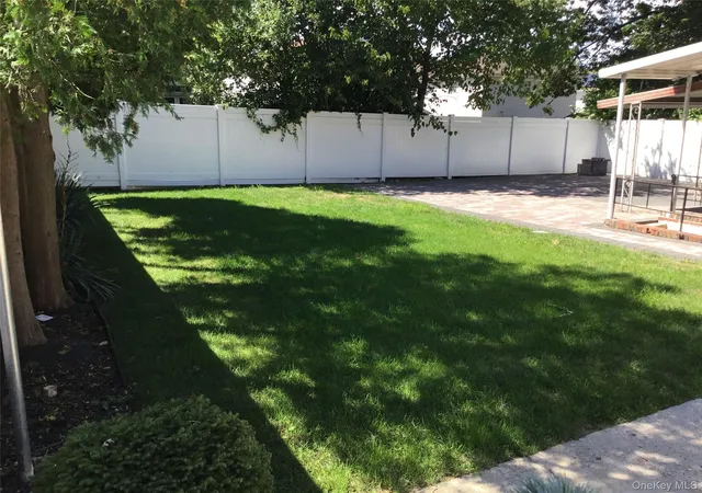 Photo 3 of Sale Pending at 198 Clermont Pl, Staten Island, NY 10314 | MLS# 1013363 | Listing updated on 2026-08-18