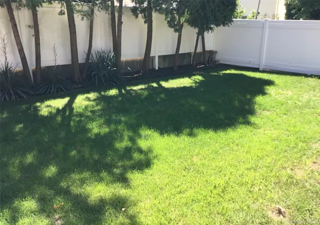 Photo 3 of Sale Pending at 198 Clermont Pl, Staten Island, NY 10314 | MLS# 1013363 | Listing updated on 2026-08-18
