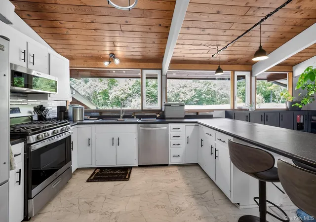 Homes for sale in Chester Town, NY | 424 Laroe Rd, Chester Town, NY 10918 | MLS# 1013375