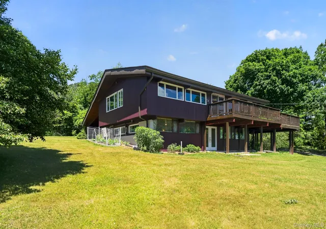Homes for sale in Chester Town, NY | 424 Laroe Rd, Chester Town, NY 10918 | MLS# 1013375
