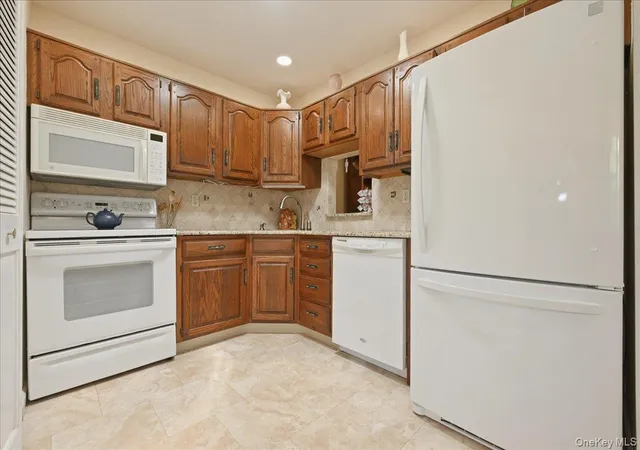 3rd image of 90 Knolls Dr, Brookhaven, NY 11790 | MLS# 1013384