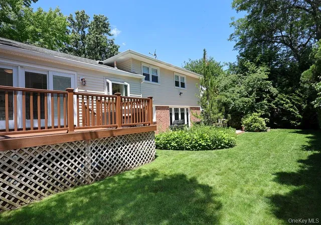 41st image of 238 Birch Dr, Roslyn, NY 11576 | MLS# 1013385