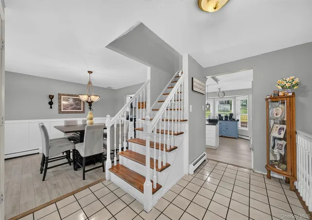 2nd image of 4 Shaker Ct, New Windsor, NY 12553 | MLS# 1013401