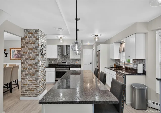 5th image of 4 Shaker Ct, New Windsor, NY 12553 | MLS# 1013401