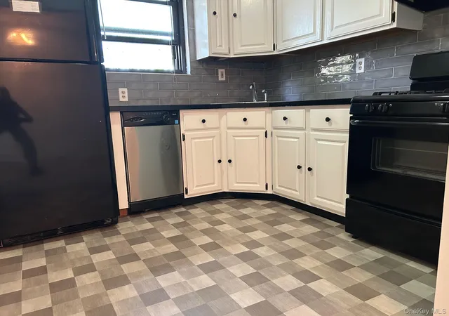 Photo 2 of Condo for sale at 284 Sneden Pl W #284, Spring Valley, NY 10977 | MLS# 1013404 | Listing updated on 2026-10-06