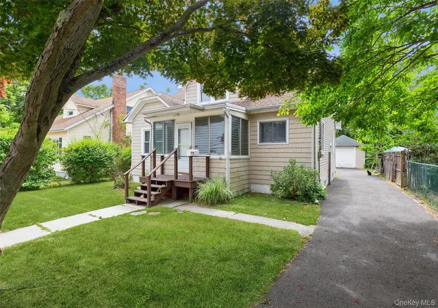 3rd image of 23 S Summit Ave, Patchogue, NY 11772 | MLS# 1013405