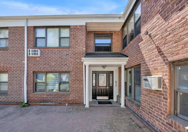 Homes for sale in Hempstead, NY | 1203 E Broadway #G13, Hempstead, NY 11557 | MLS# 1013414