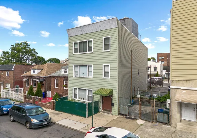 Homes for sale in New York, NY | 1804 Muliner Ave, New York, NY 10462 | MLS# 1013426