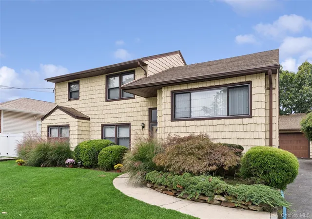3rd image of 3612 Ladonia St, Hempstead, NY 11783 | MLS# 1013467