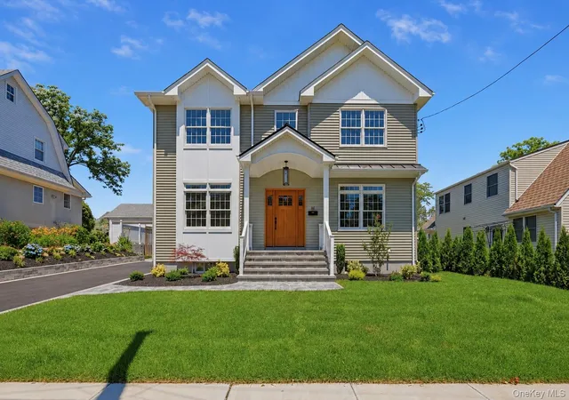Homes for sale in North Hempstead, NY | 43 Highland Ave, North Hempstead, NY 11050 | MLS# 1013469