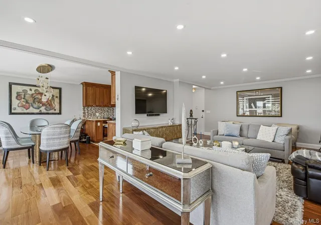 Homes for sale in New York, NY | 166-25 Powells Cove Blvd #4M, New York, NY 11357 | MLS# 1013499