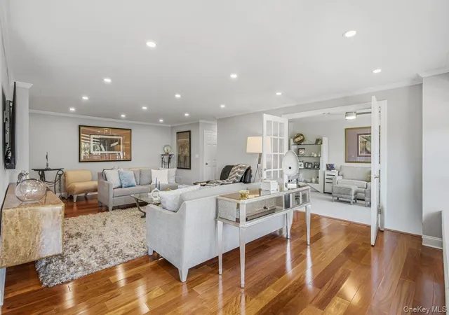 Homes for sale in New York, NY | 166-25 Powells Cove Blvd #4M, New York, NY 11357 | MLS# 1013499