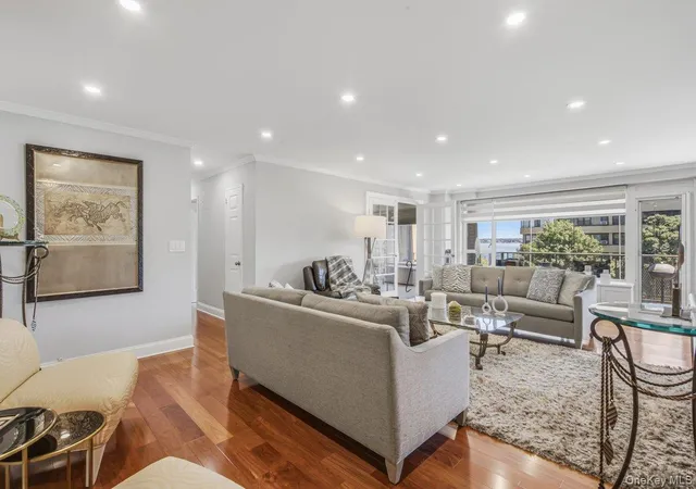 Homes for sale in New York, NY | 166-25 Powells Cove Blvd #4M, New York, NY 11357 | MLS# 1013499