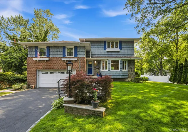 Homes for sale in North Hempstead, NY | 186 N Stratford, North Hempstead, NY 11577 | MLS# 1013501
